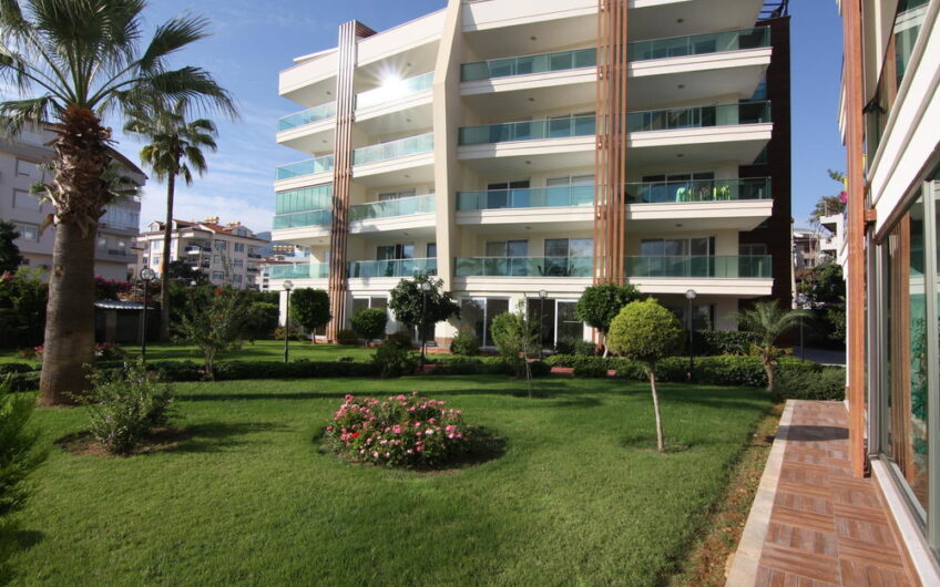 1+1 Apartment for sale in luxury complex Alanya