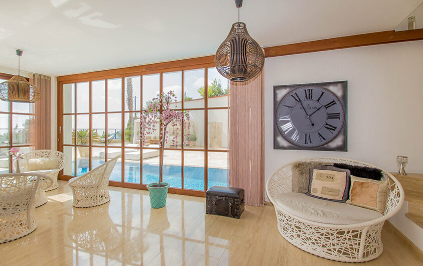 Fully furnished modern luxury villa for sale in alanya/ Bektaş