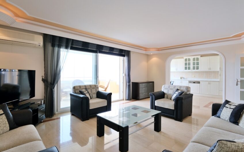 Komplett möblierte Residenzwohnung zum Verkauf in Alanya/Mahmutlar