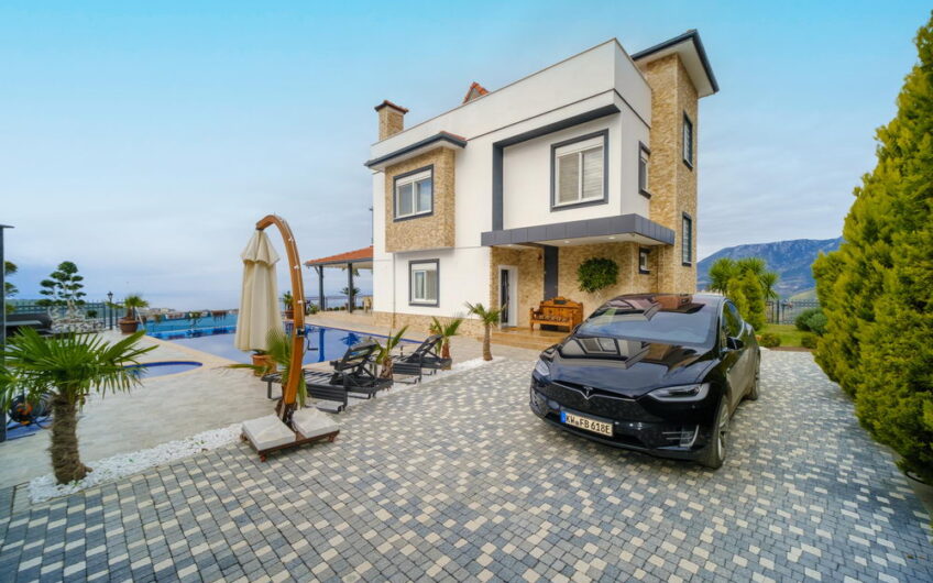Ultra luxury furnished villa for sale in Alanya