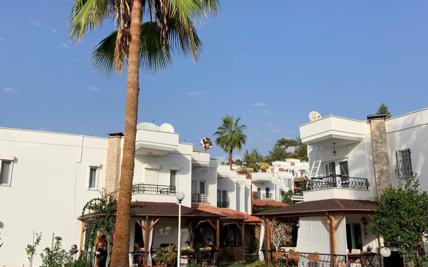 Townhouse for sale 2 + 1 on the first line in Demirtas / Alanya