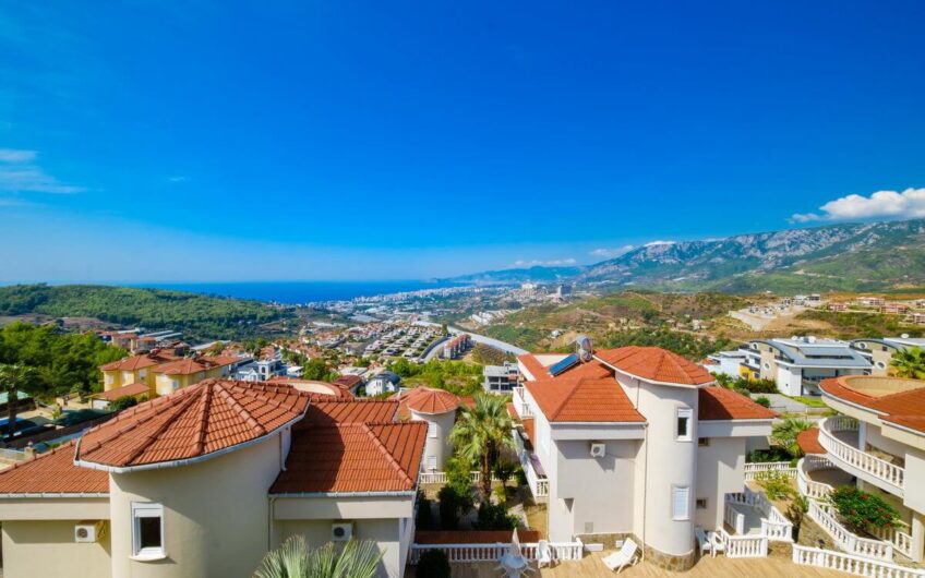 Komplett möblierte freistehende Villa zum Verkauf in Kargicak/Alanya