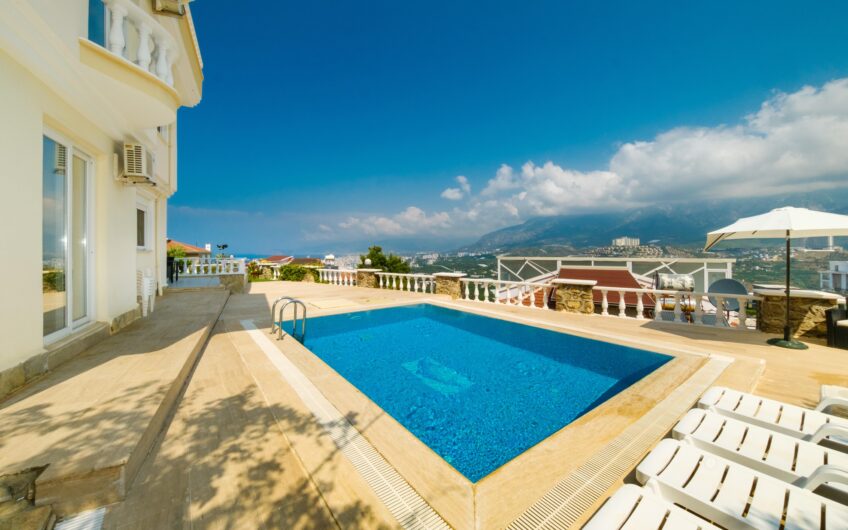 fully furnished detached villa with pool for sale in kargıcak/alanya