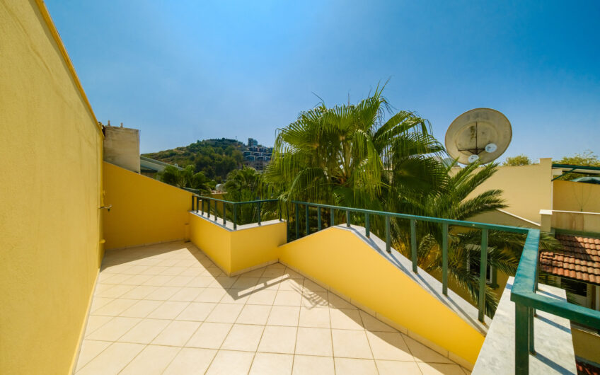 (English) Fully furnished triplex villa for sale in Konakli/Alanya